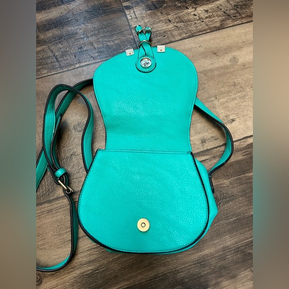 Woman’s crossbody turquoise purse - Picture 2 of 3